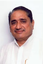 Announcing help to the farmers affected by paddy crop, paddy growers, drought-hit farmers | बोंडअळीग्रस्त कापूस उत्पादक, धान उत्पादक, ओखीग्रस्त शेतकऱ्यांना मदत जाहीर Announcing help to the farmers affected by paddy crop, paddy growers, drought-hit farmers | बोंडअळीग्रस्त कापूस उत्पादक, धान उत्पादक, ओखीग्रस्त शेतकऱ्यांना मदत जाहीर